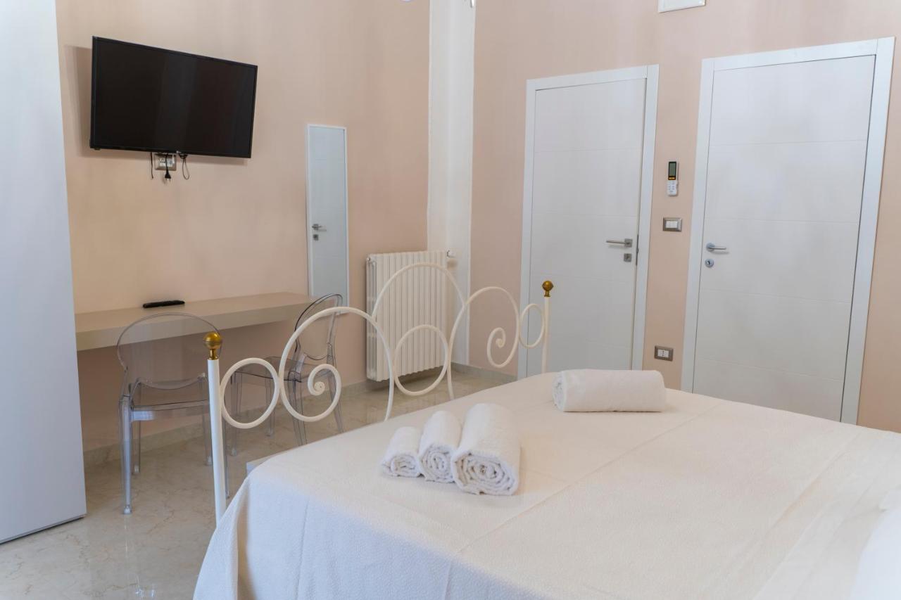 A Casa Dei Miei Hotel San Pietro Vernotico Ngoại thất bức ảnh